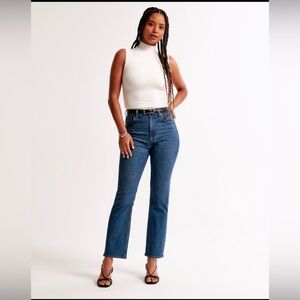 Abercrombie Curve Love Ultra High Rise Ankle Straight Jeans 28 XS Medium Wash